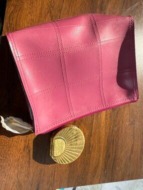 RARE Estee Lauder Fuchsia Pink Faux Leather Cosmetic Makeup Bag + Compact